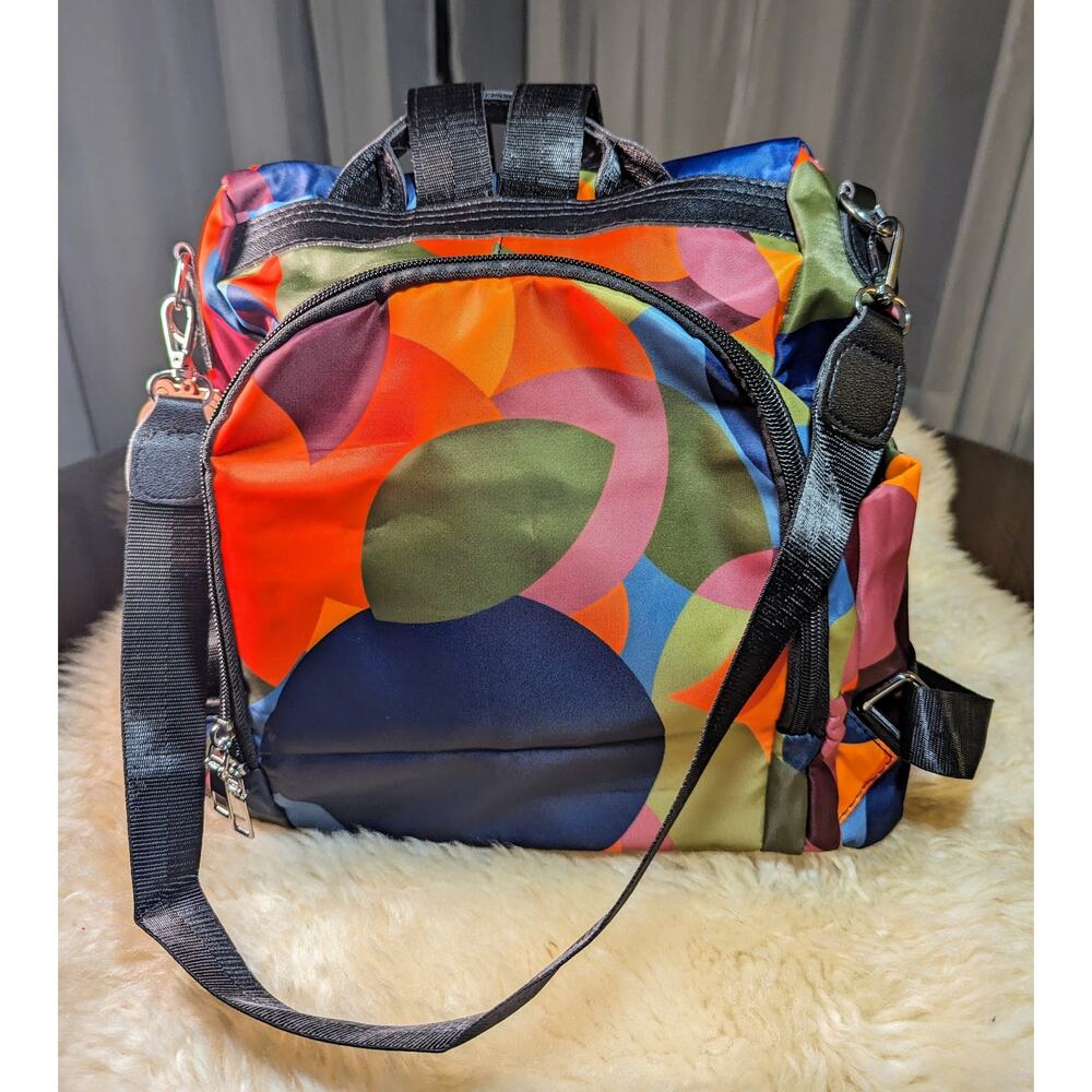 Water Resistant backpack with Cony charms - Picture 5 of 6